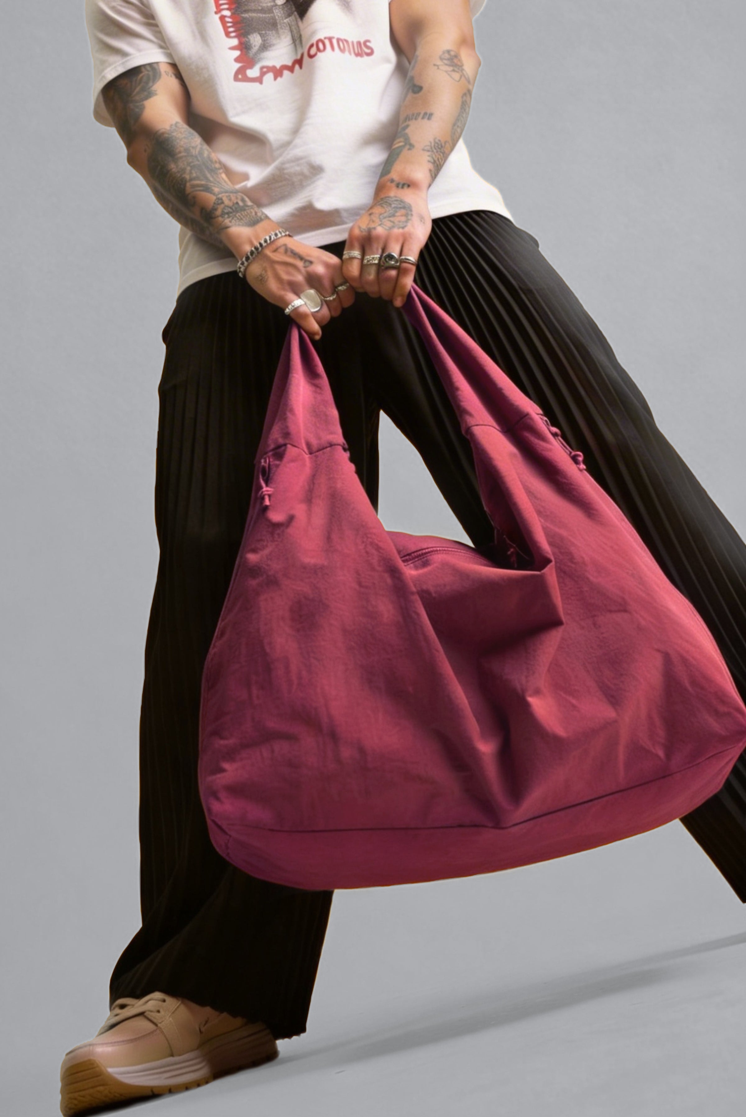 THE CINCO MULTI-POCKET TOTE BAG (RED)