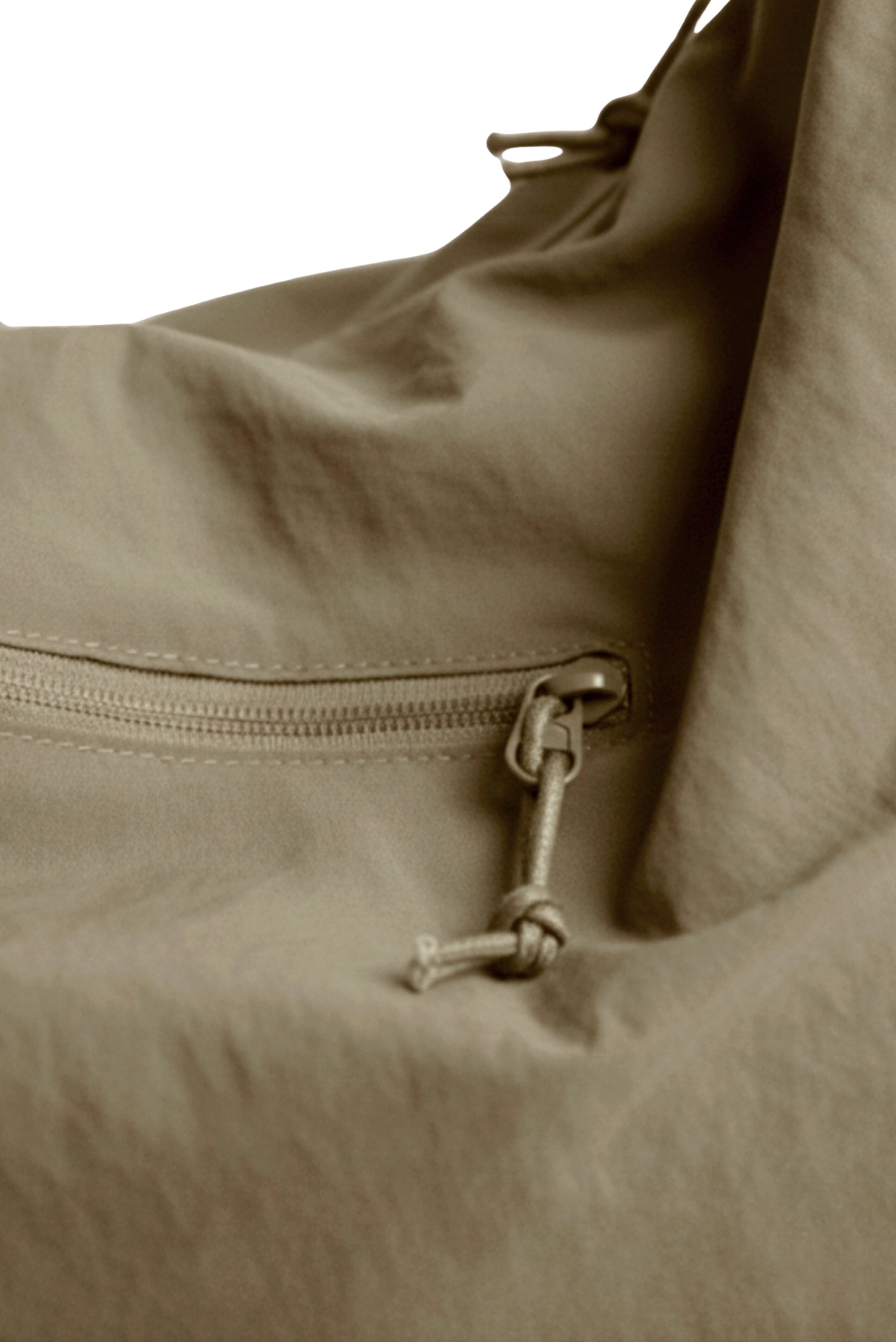 THE CINCO MULTI-POCKET TOTE BAG (KHAKI)